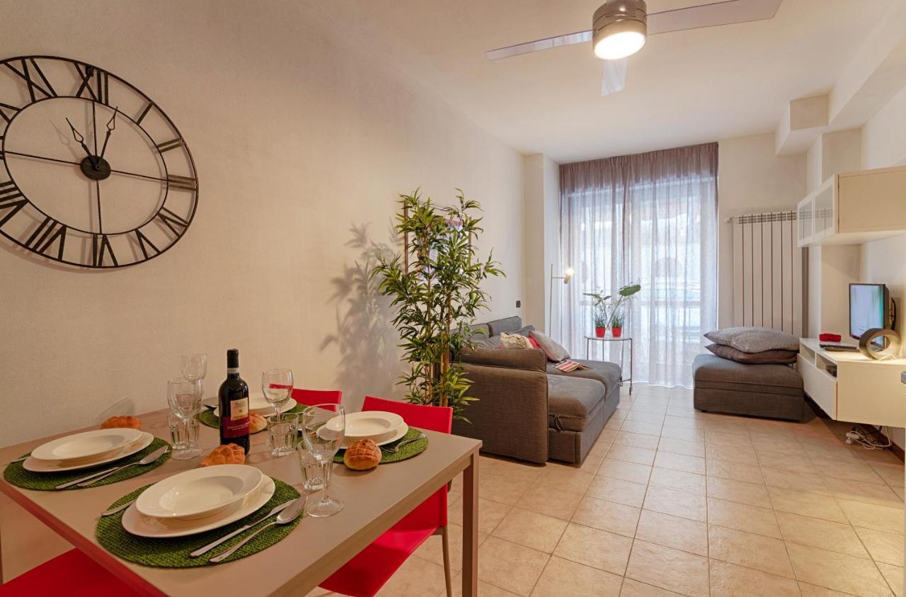 Modern Lakefront 2-Bedroom Apartment Acquaseria エクステリア 写真