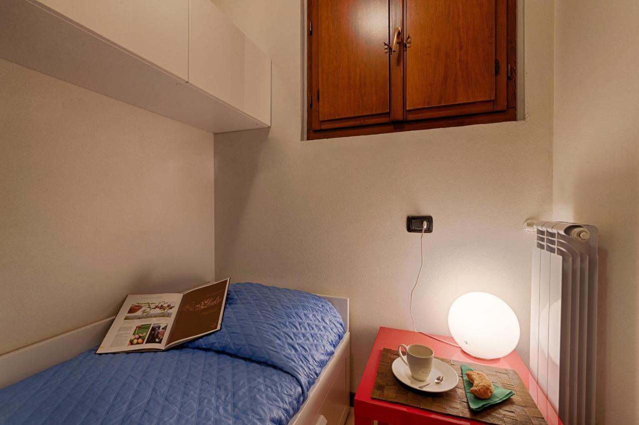Modern Lakefront 2-Bedroom Apartment Acquaseria エクステリア 写真